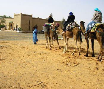 Les Pyramides Hotel 梅尔祖卡 外观 照片